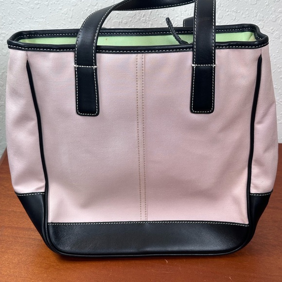 Coach Handbags - Coach Hamptons Canvas Tote